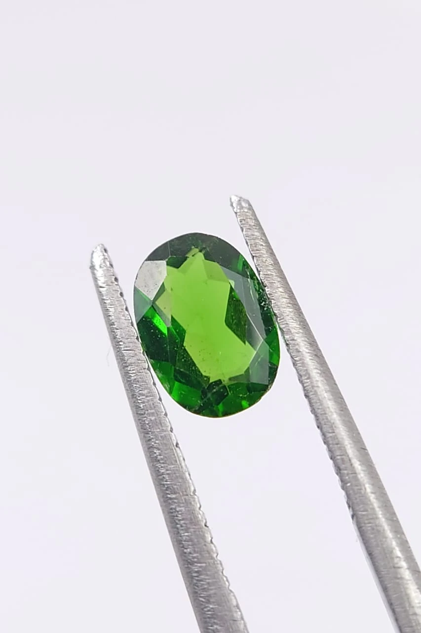 0.69ct Natural Green Chrome Diopside Oval Cut Loose Gemstone From Pakistan — view 2